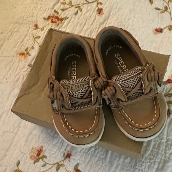Sperry Kids 5M. Topsiders.  New - Picture 1 of 9